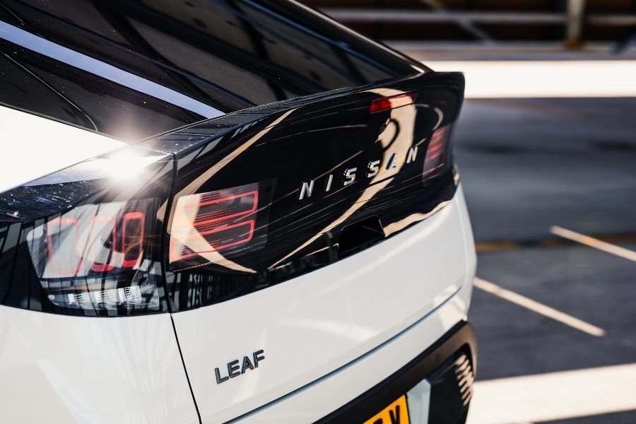 Nissan LEAF detail spoiler