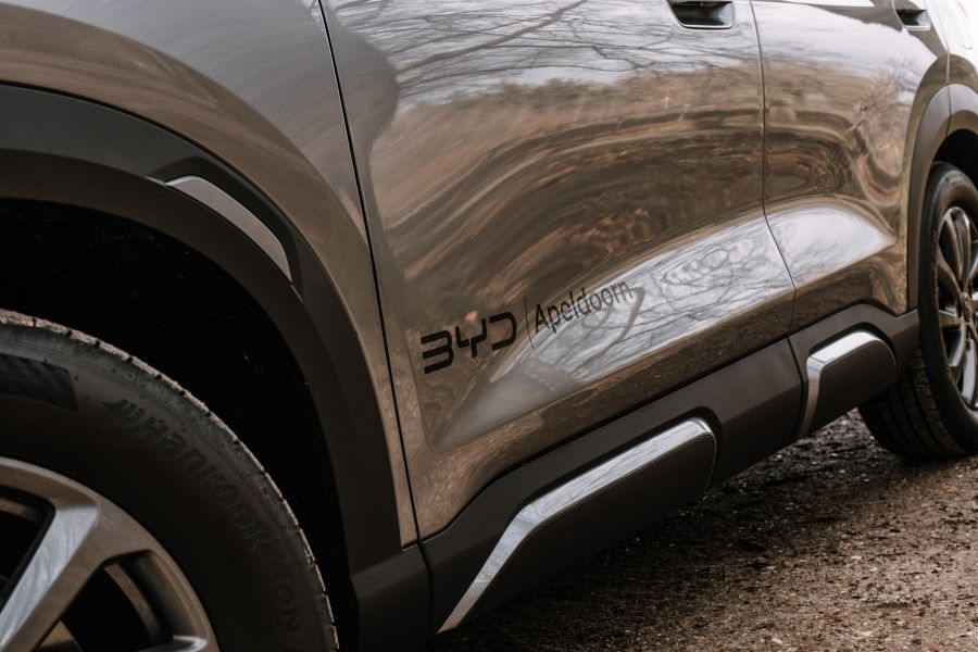 BYD ATTO 2 DM-i detail zijkant