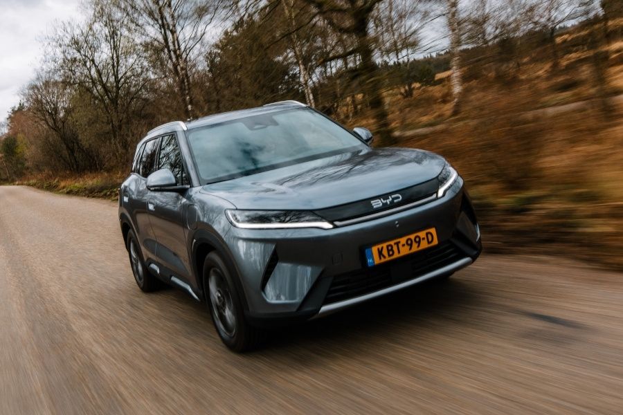 Rijden in de BYD ATTO 2 DM-i