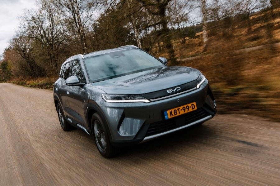 Rijden in de BYD ATTO 2 DM-i