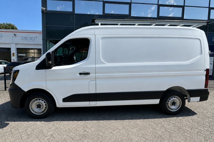 Renault Master re-lease