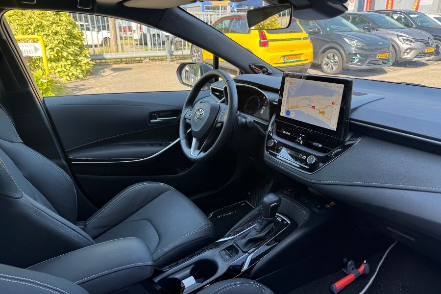 re-lease Toyota Corolla